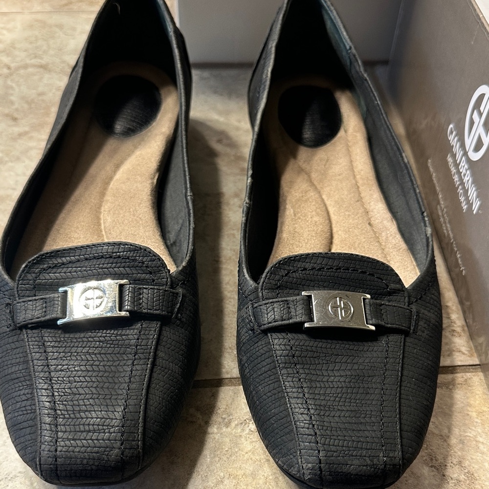 Giani Bernini Textured Black Loafers with Silver Accents